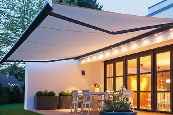 Lắp đặt mái hiên giá rẻ tại Lê Chân